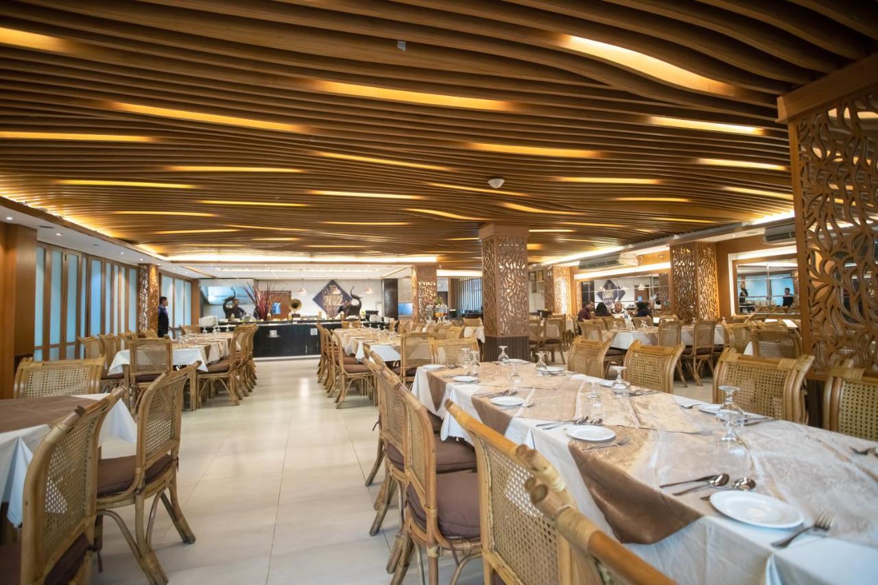 Jatra Hotel Grand Royal Дакка Экстерьер фото