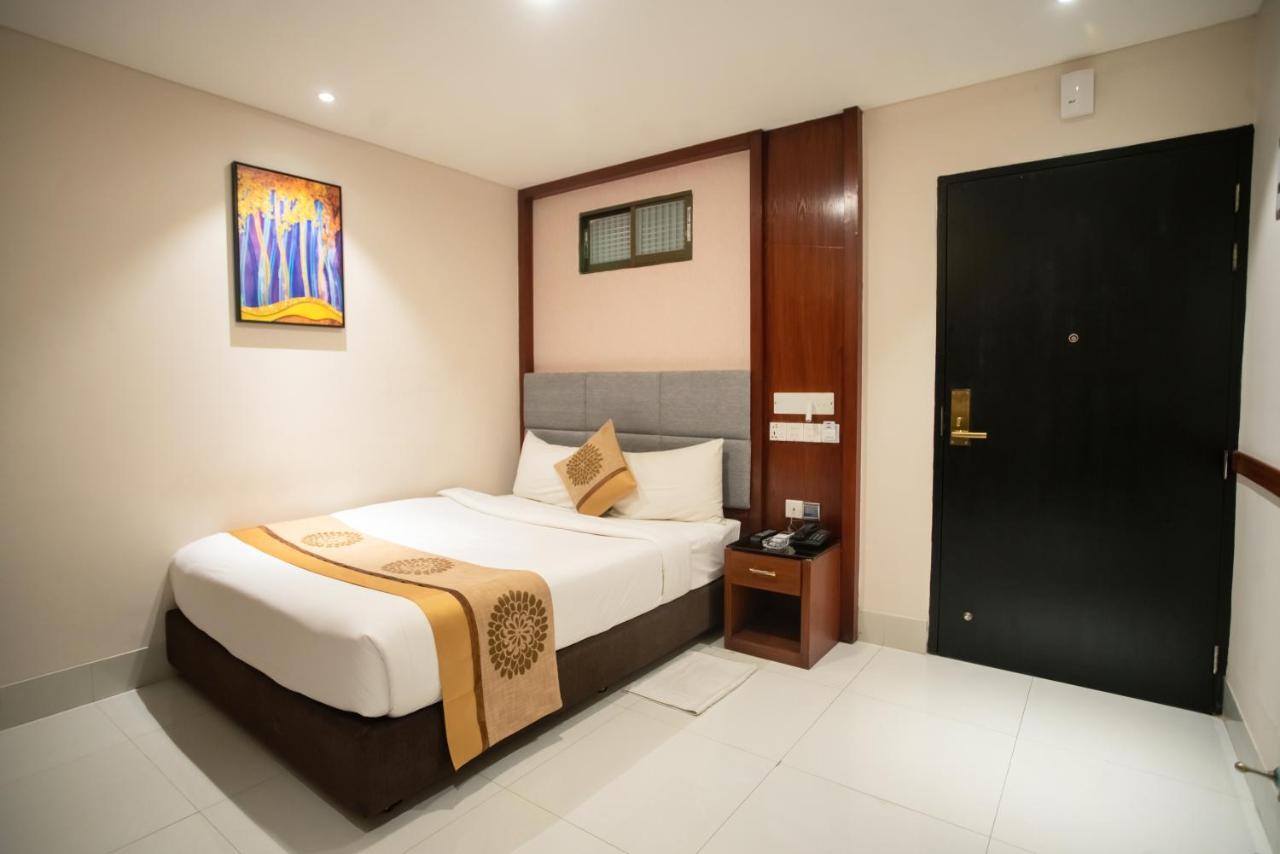Jatra Hotel Grand Royal Дакка Экстерьер фото